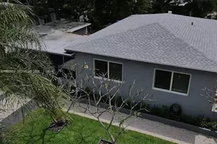 266 NE 162nd St, Miami, FL 33162 - Photo 9