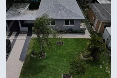 266 NE 162nd St, Miami, FL 33162 - Photo 25