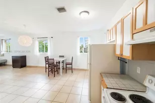 404 NE 27th St, Miami, FL 33137 - Photo 7