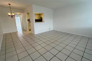 306 Newport T, Deerfield Beach, FL 33442 - Photo 3