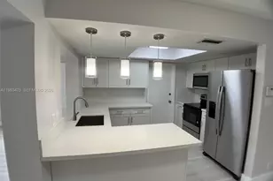 6990 NW 17th St, Margate, FL 33063 - Photo 7