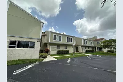 8005 Lagos De Campo Blvd #L-4, Tamarac, FL 33321 - Photo 1