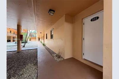 400 Commodore Dr #101, Plantation, FL 33325 - Photo 3