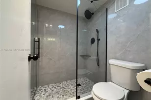 400 Commodore Dr, Plantation, FL 33325 - Photo 29