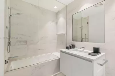 1000 Biscayne Blvd #2702, Miami, FL 33132 - Photo 33