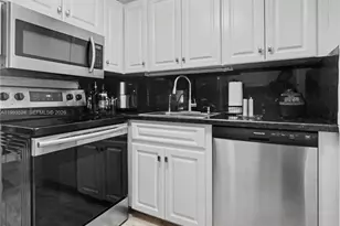 2270 NE 68th St, Fort Lauderdale, FL 33308 - Photo 3