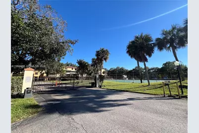 400 Commodore Dr #101, Plantation, FL 33325 - Photo 41