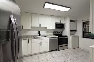 400 Commodore Dr, Plantation, FL 33325 - Photo 5