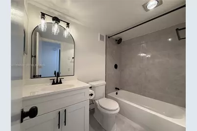 400 Commodore Dr #101, Plantation, FL 33325 - Photo 17