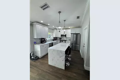 5763 NW 97th Ct, Doral, FL 33178 - Photo 9