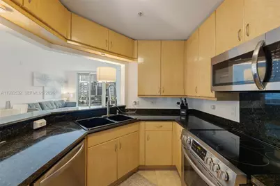 801 Brickell Key Blvd #806, Miami, FL 33131 - Photo 7