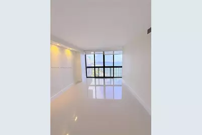 2333 Brickell Ave #1407, Miami, FL 33129 - Photo 17