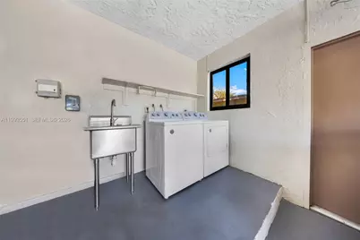 2752 NE 3rd St #0, Pompano Beach, FL 33062 - Photo 23