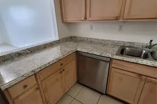 10090 NW 80th Ct, Hialeah Gardens, FL 33016 - Photo 7