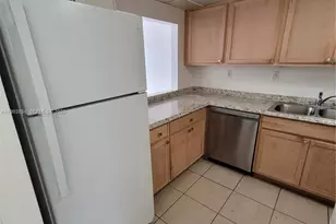 10090 NW 80th Ct, Hialeah Gardens, FL 33016 - Photo 5