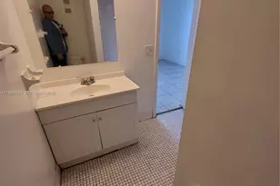 10090 NW 80th Ct, Hialeah Gardens, FL 33016 - Photo 43