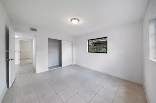 1283 W 42nd St, Hialeah, FL 33012 - Photo 23
