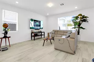 1521 SE 7th Ct, Homestead, FL 33033 - Photo 7