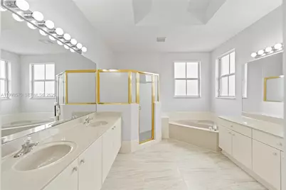 18140 NW 90th Ave, Hialeah, FL 33018 - Photo 49