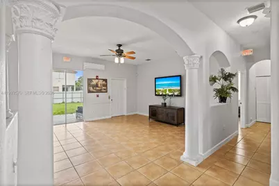 18140 NW 90th Ave, Hialeah, FL 33018 - Photo 27