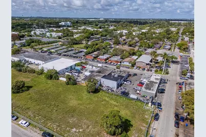 834 NW 10th Terr, Fort Lauderdale, FL 33311 - Photo 21