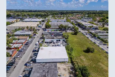 834 NW 10th Terr, Fort Lauderdale, FL 33311 - Photo 25