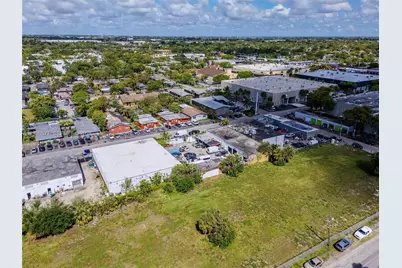 834 NW 10th Terr, Fort Lauderdale, FL 33311 - Photo 23