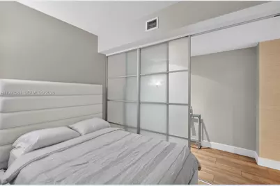 1010 E Brickell Ave #2611, Miami, FL 33131 - Photo 17