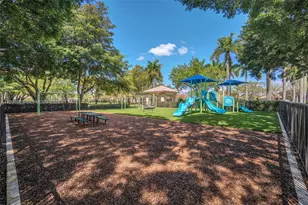 290 Landings Blvd, Weston, FL 33327 - Photo 61