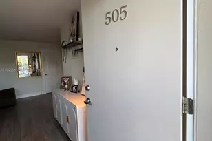 910 Michigan Ave, Miami Beach, FL 33139 - Photo 15