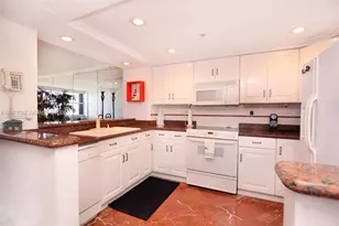 2555 Collins Ave, Miami Beach, FL 33140 - Photo 5