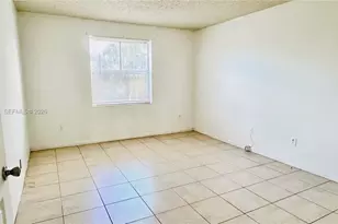 9640 NW 2nd St, Pembroke Pines, FL 33024 - Photo 7