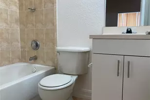 7985 NW 8th St, Miami, FL 33126 - Photo 13