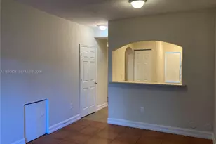 7985 NW 8th St, Miami, FL 33126 - Photo 7