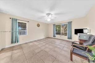 3930 NW 79th Way, Davie, FL 33024 - Photo 17