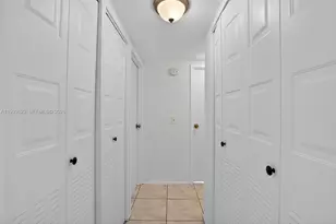 2821 Somerset Dr, Lauderdale Lakes, FL 33311 - Photo 9