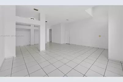 8852 NW 147th Ln, Miami Lakes, FL 33018 - Photo 13