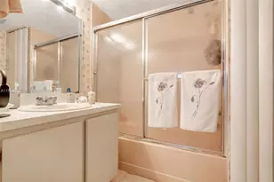 1460 W 43rd Pl, Hialeah, FL 33012 - Photo 17