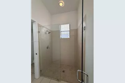 9776 W 34th Ave, Hialeah, FL 33018 - Photo 17