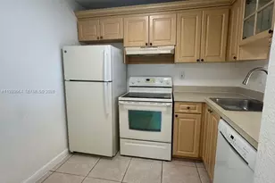 9360 Fontainebleau Blvd, Miami, FL 33172 - Photo 3