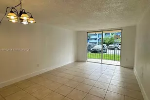 9360 Fontainebleau Blvd, Miami, FL 33172 - Photo 5