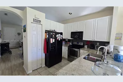 7950 NW 20th St, Pembroke Pines, FL 33024 - Photo 9
