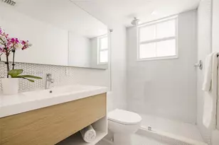 9881 E Bay Harbor Dr, Bay Harbor Islands, FL 33154 - Photo 9