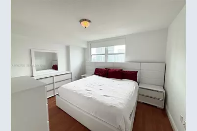 31 SE 5th St #2805, Miami, FL 33131 - Photo 11