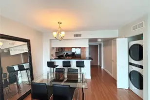 31 SE 5th St, Miami, FL 33131 - Photo 7