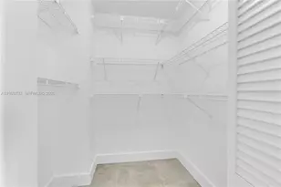 425 W Park Dr, Miami, FL 33172 - Photo 29