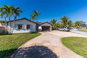 10290 SW 145th Pl, Miami, FL 33186 - Photo 3