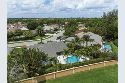 1510 SW 96th Ter, Davie, FL 33324 - Photo 33