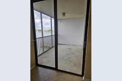 114 Lake Emerald Dr #409, Oakland Park, FL 33309 - Photo 5