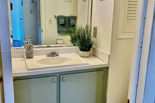 411 S Hollybrook Dr, Pembroke Pines, FL 33025 - Photo 7